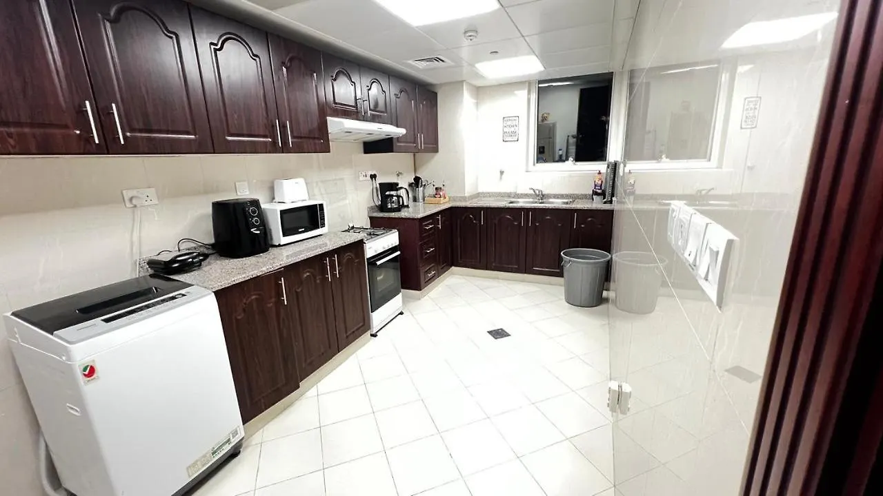 Rest House Hostel Abu Dabi Apartamento
